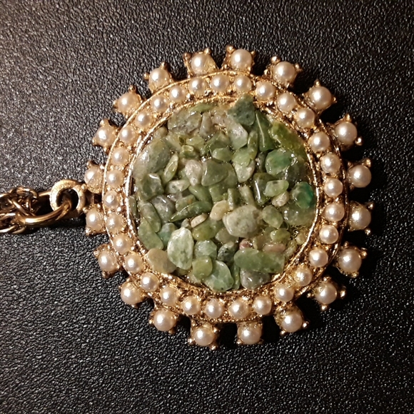 Ornate Vintage Necklace - Gold Tone - Picture 3 of 8